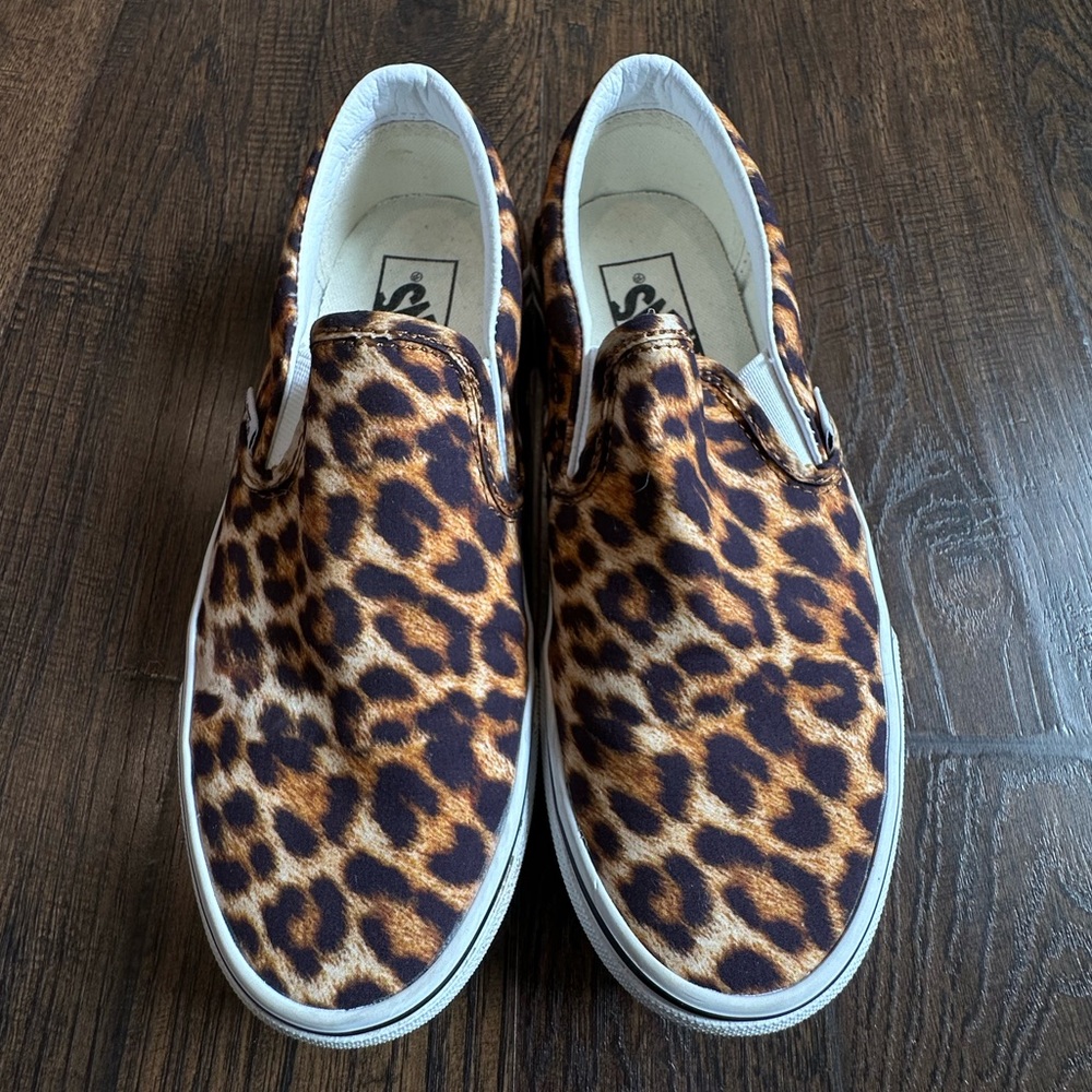 Vans leopard slip on